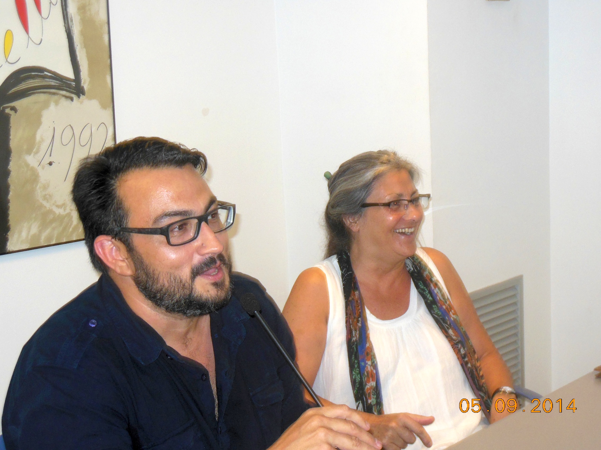 Anna Rossell con el poeta José Manuel Soriano Degracia. Tertulia del Laberinto de Ariadna, Ateneo Barcelonés, marzo, 2014