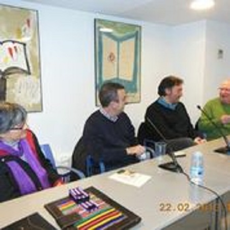 De izquierda a derecha: Anna Rossell con Lorenzo Silva, Carlos Zanón y Felipe Sérvulo. Tertulia del Laberinto de Ariadna, Ateneo Barcelonés, 2013
